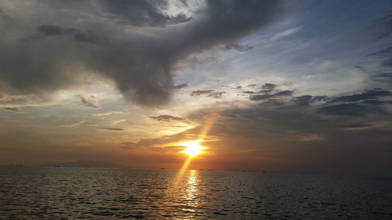 sunset, sun, sea, scenics, water, beauty in nature, tranquil scene, sky, horizon over water, tranquility, orange color, idyllic, cloud - sky, waterfront, nature, sunlight, reflection, sunbeam, cloud, outdoors