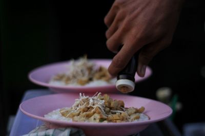 Making a chicken porridge