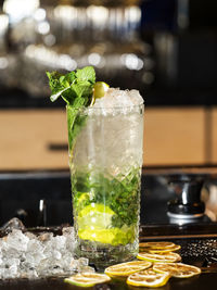 Classic lemonade with lemon, mint and crushed ice
