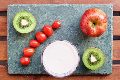 Directly above shot of apples in plate on table