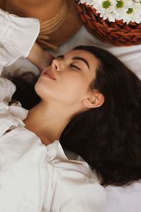 Love of nature / close-up / beautiful girl / summer