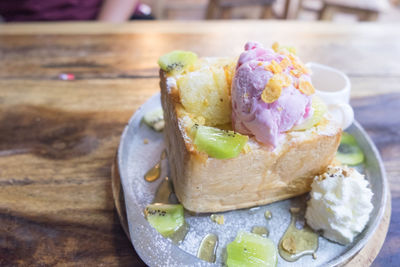 Strawberry icecream on honey toast bread