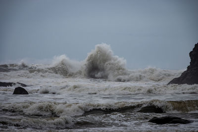 Splashing waves at the pacific, olympic national park, washington state, usa