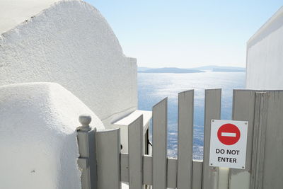 Do not enter sign on closed gate against sea