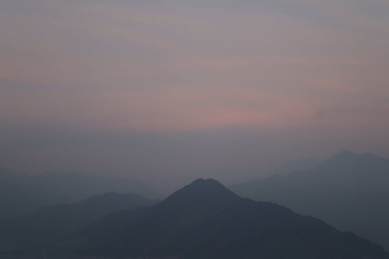 mountain, nature, beauty in nature, tranquil scene, tranquility, scenics, sunset, silhouette, mountain range, idyllic, no people, outdoors, sky, landscape, day