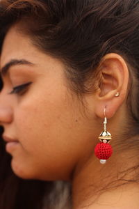 Close-up portrait of teenage girl