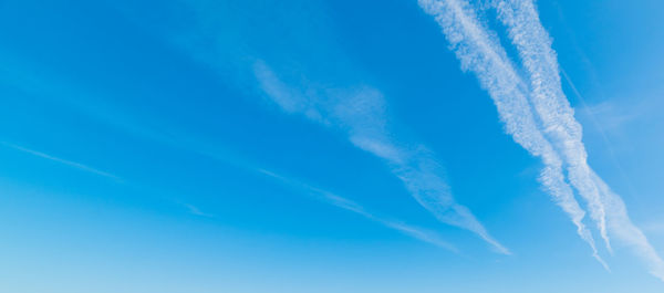 Low angle view of vapor trail in sky