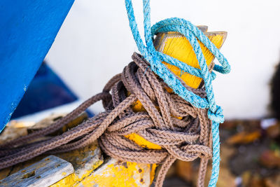 Detail of the tip of a boat with ropes tied. city of salvador, bahia, brazil.