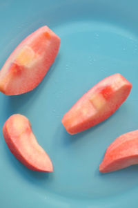 Close-up of apple slices in plate