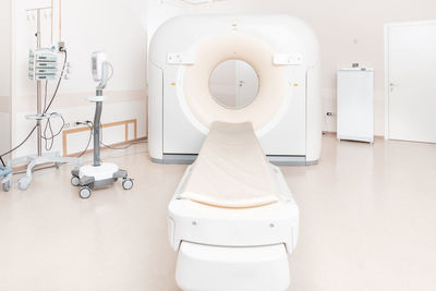 Medical ct or mri scan in the modern hospital laboratory. interior of radiography department. 