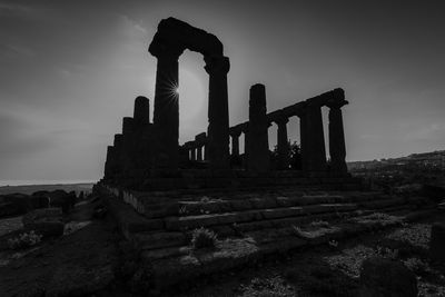 Old ruin building against sky