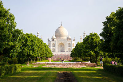 Taj mahal full view during day time in agra india the taj among 7 wonders of the world view. wonders
