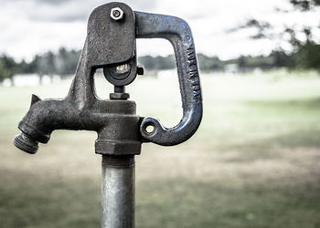 Close-up of rusty metal chain