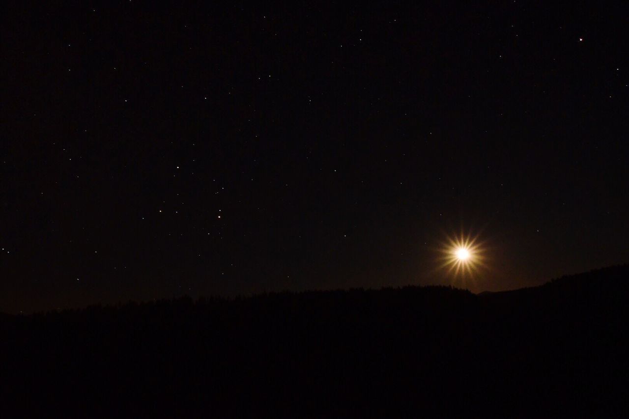 tranquil scene, night, scenics, tranquility, beauty in nature, landscape, dark, star - space, nature, idyllic, majestic, sky, non-urban scene, star field, outdoors, remote, distant, no people, exploration, galaxy, atmosphere, dramatic landscape, silence