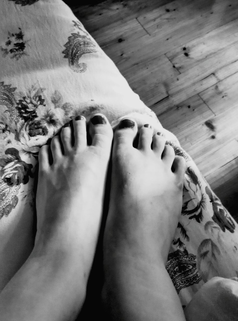 low section, person, personal perspective, barefoot, human foot, part of, indoors, lifestyles, leisure activity, relaxation, unrecognizable person, men, close-up, cropped