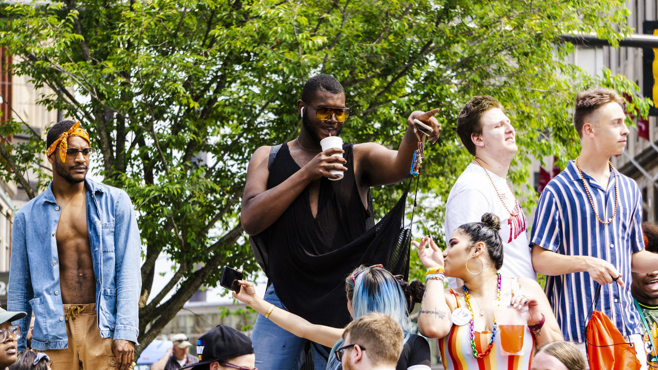 group of people, tree, young men, young adult, plant, men, real people, day, glasses, friendship, crowd, sunglasses, togetherness, standing, people, leisure activity, adult, nature, fashion, outdoors, festival