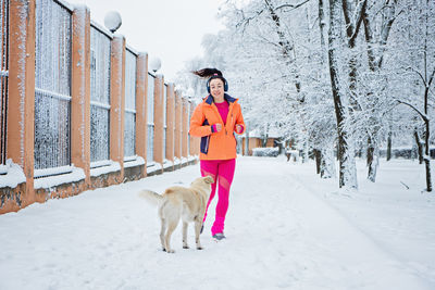 How to deal with stray dogs while running outdoors. running and jogging and street dogs. runner