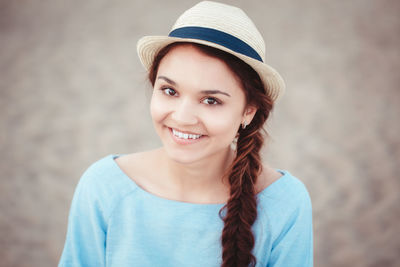 Portrait of a smiling young woman