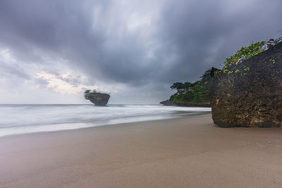 Scenic view madasari beach with cloudy