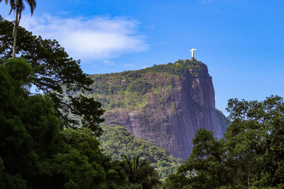 Christ the redeemer on corcovado mountain against sky