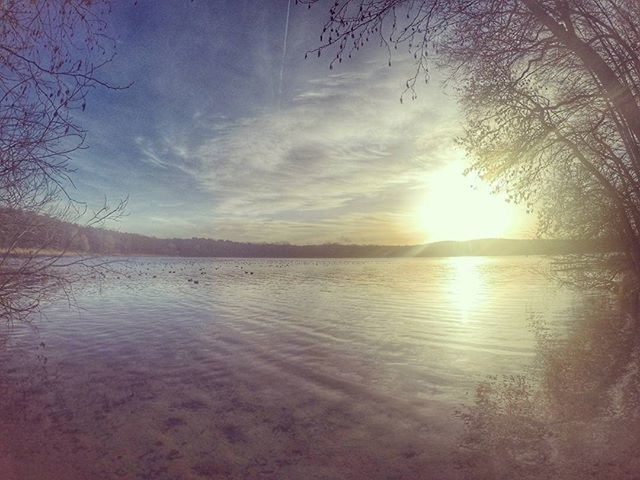 sun, tranquil scene, sky, tranquility, scenics, water, sunset, beauty in nature, nature, reflection, cloud - sky, sunlight, idyllic, sunbeam, sea, beach, lake, cloud, tree, non-urban scene