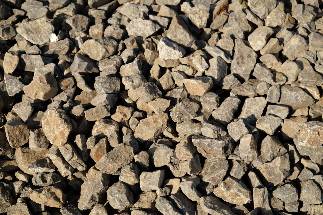 Stone ballast