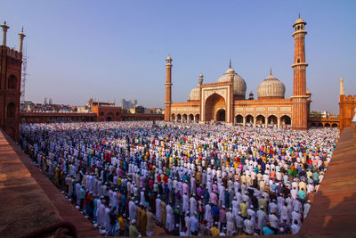 Early this morning, delhi's magnificent jama masjid witnessed a sea of namaziz 