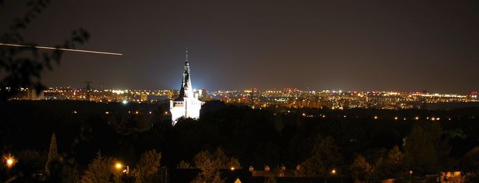 Eiffel tower at night