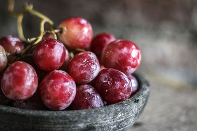 Close-up of red grapes in bowl