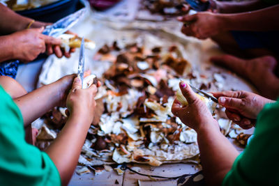 The process of making cassava chips