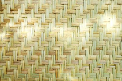 Seamless textured straw mat 