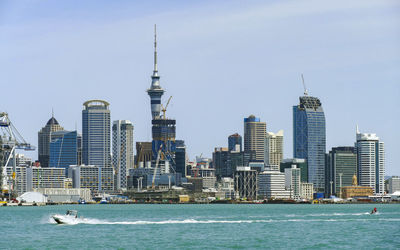 Skyline of auckland, a large city in the north island of new zealand