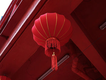 The red lantern around red surrounding