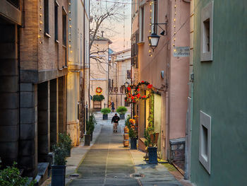 alley