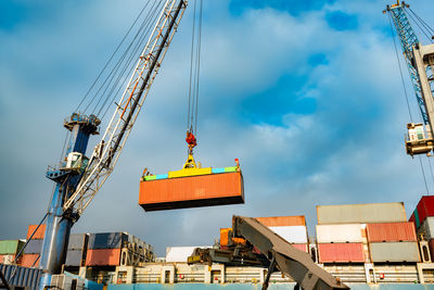 crane - construction machinery