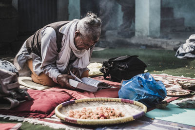 Man holding food