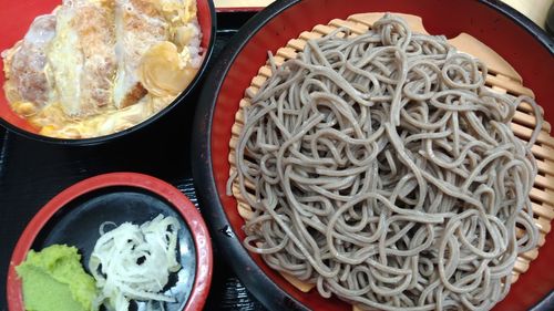 Close-up of noodles in bowl on table