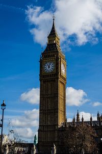 Low angle view of big ben against sky in city 