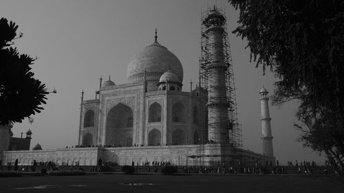 Taj mahal in black and white 