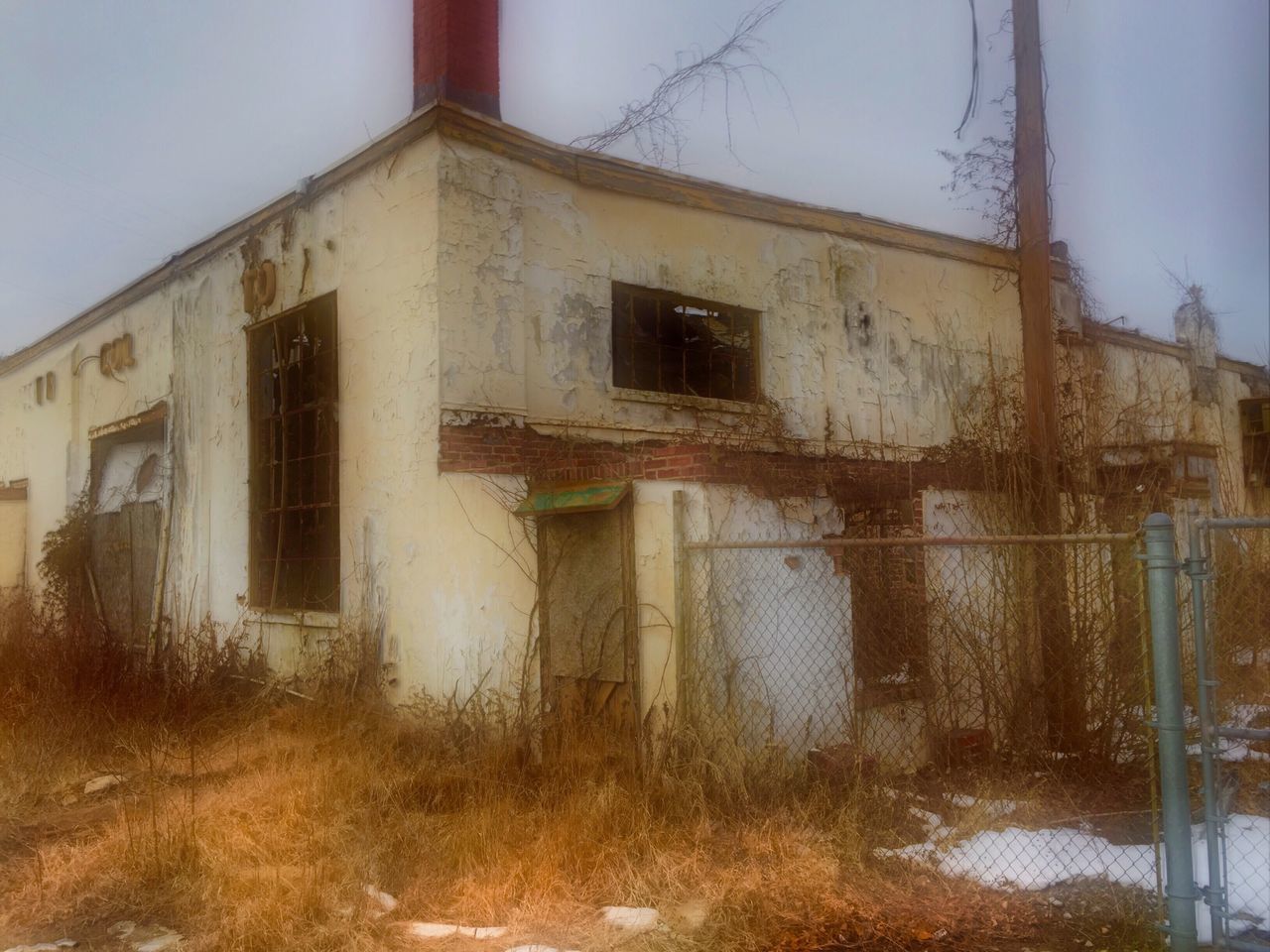 architecture, built structure, building exterior, house, abandoned, window, residential structure, old, damaged, run-down, building, residential building, obsolete, deterioration, sky, weathered, day, no people, wall - building feature, outdoors