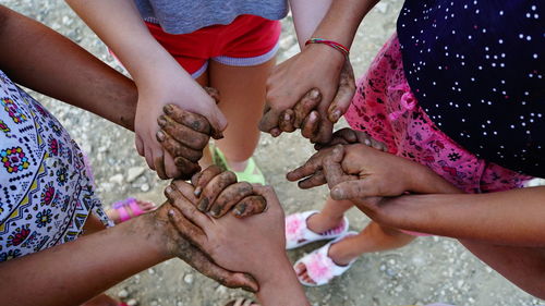 Midsection of women hands