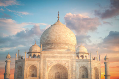 Taj Mahal .