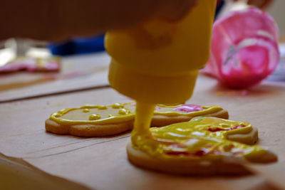 Close-up of bread on cutting board