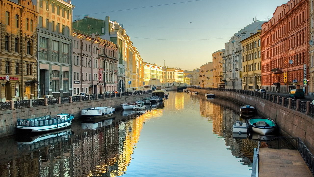 CANAL IN CITY