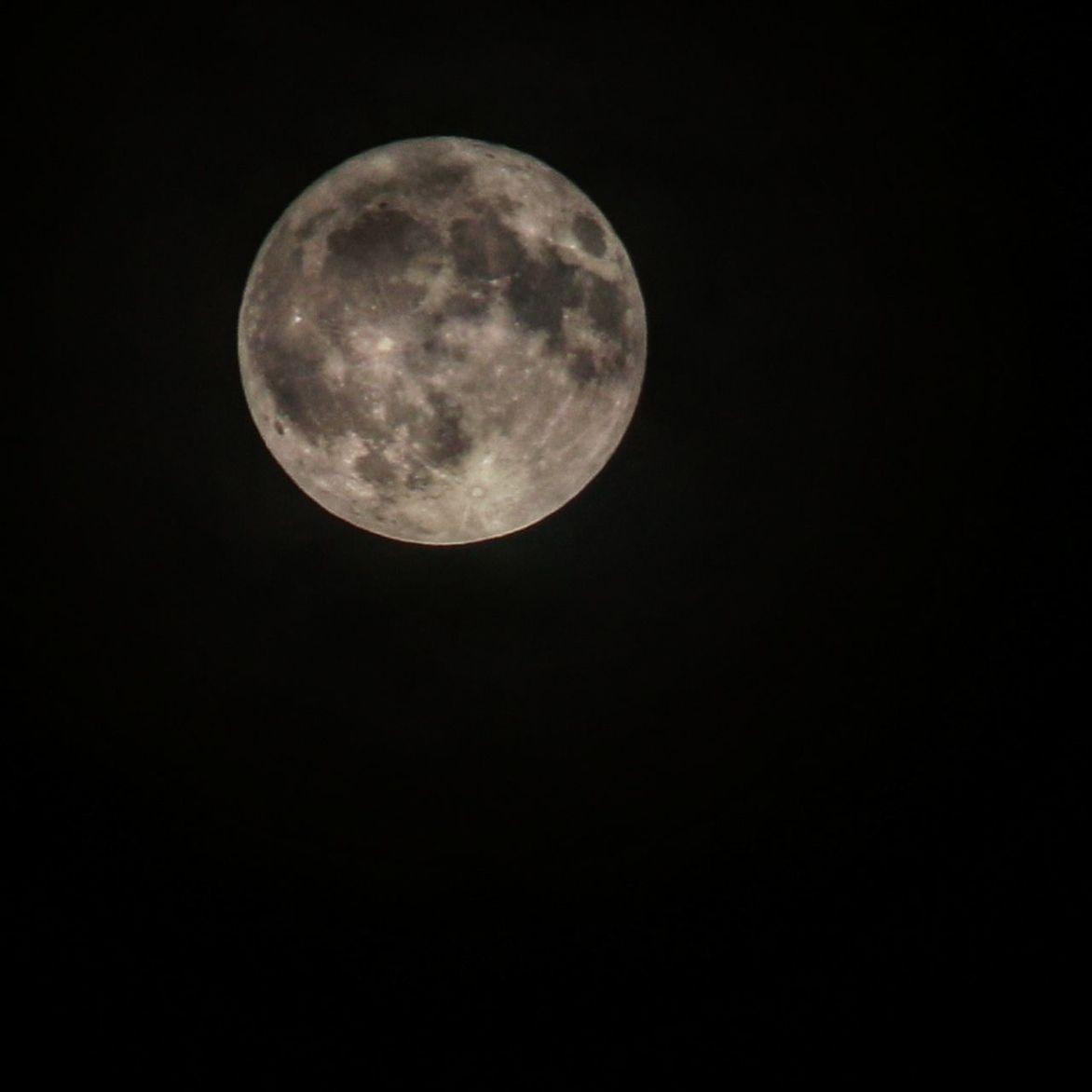 LOW ANGLE VIEW OF FULL MOON AGAINST SKY