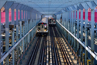 Trains on williamsburg bridge