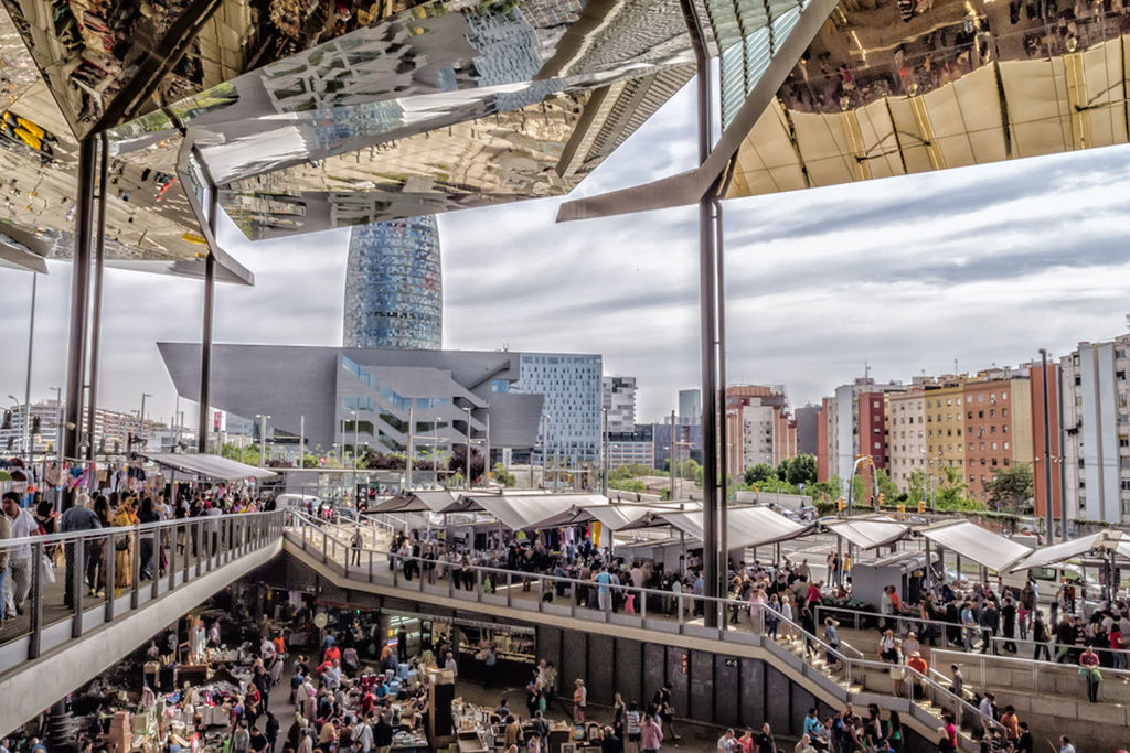 large group of people, architecture, built structure, building exterior, person, city, men, crowd, lifestyles, mixed age range, city life, leisure activity, high angle view, tourist, travel destinations, tourism, famous place, international landmark, travel