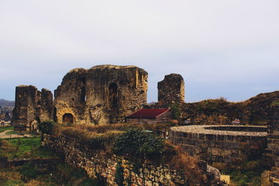 Old ruin building against sky