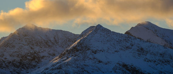 A panoramic close up view of the snowdon horseshoe mountains in snowdonia national park, north wales