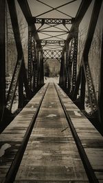 Footbridge leading to tunnel